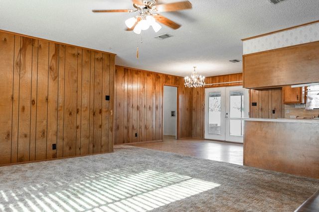 302 W 18th St, Robert Lee, TX 76945