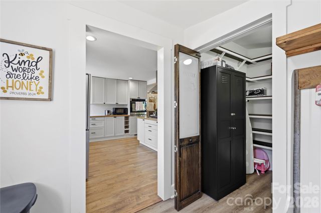 2252 Riceville Road, Asheville, NC 28805