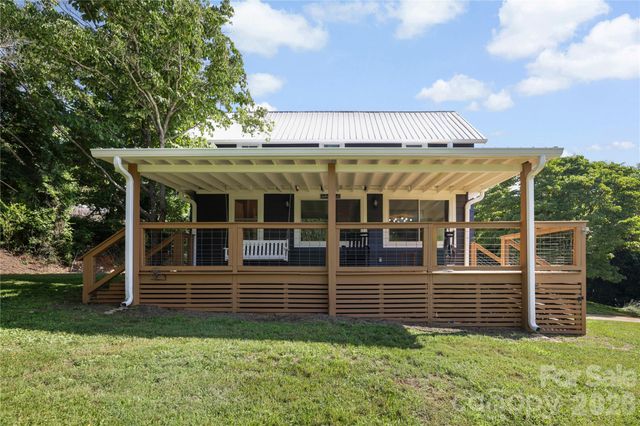 2252 Riceville Road, Asheville, NC 28805
