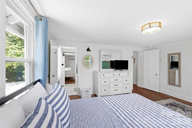 2252 Riceville Road, Asheville, NC 28805