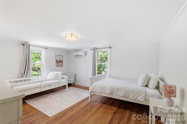 2252 Riceville Road, Asheville, NC 28805