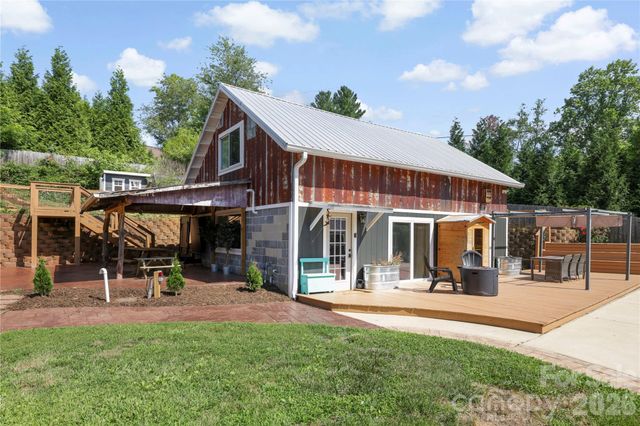 2252 Riceville Road, Asheville, NC 28805