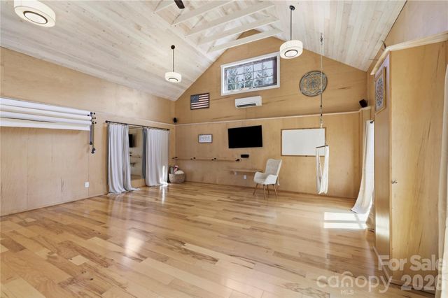 2252 Riceville Road, Asheville, NC 28805