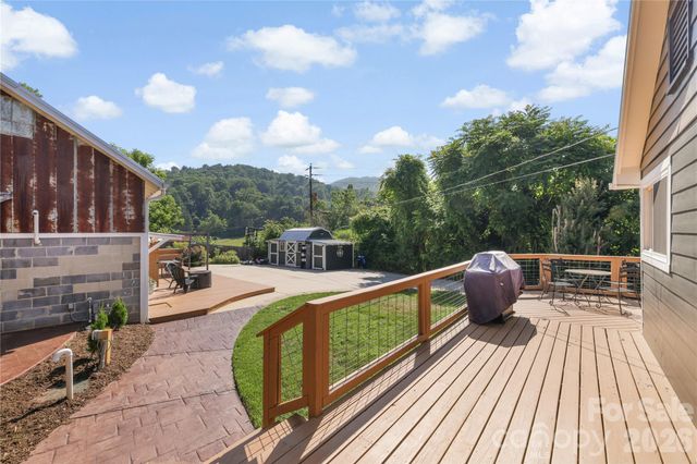 2252 Riceville Road, Asheville, NC 28805