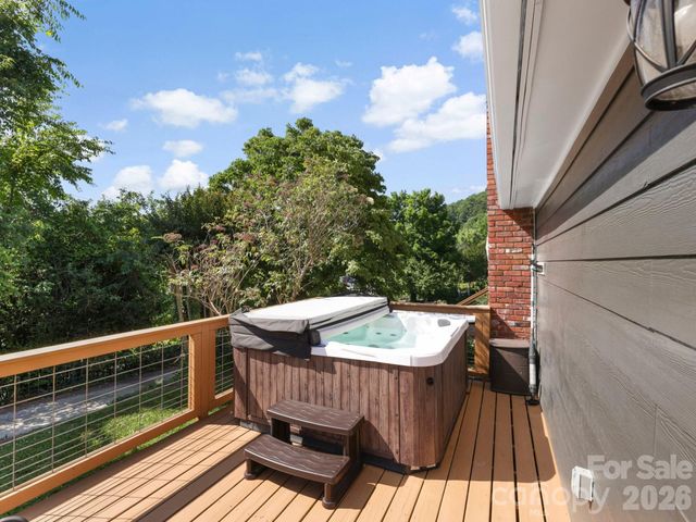 2252 Riceville Road, Asheville, NC 28805