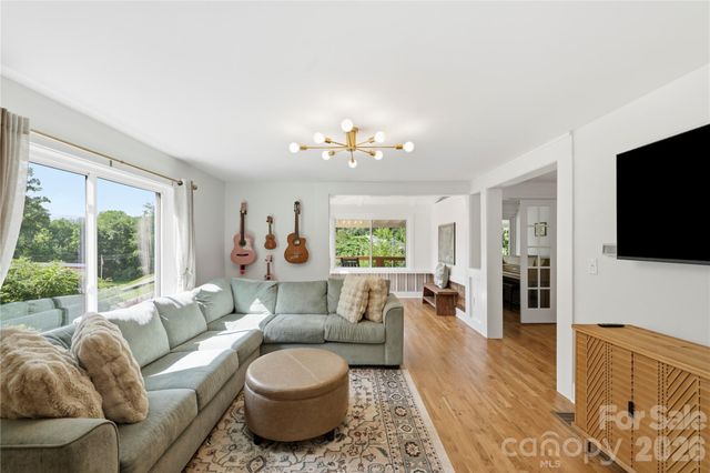 2252 Riceville Road, Asheville, NC 28805