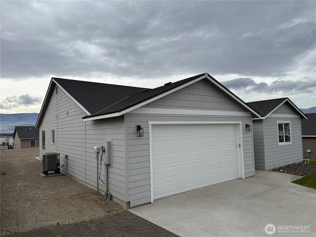 2322 2nd Street SE, East Wenatchee, WA 98802