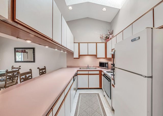 815 Andrew Redding Road 202, Lantana, FL 33462