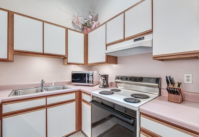 815 Andrew Redding Road 202, Lantana, FL 33462