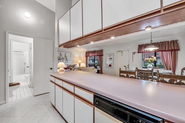 815 Andrew Redding Road 202, Lantana, FL 33462