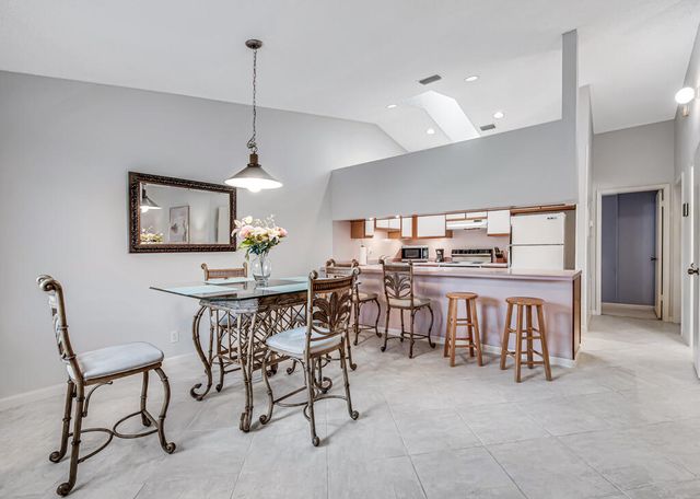 815 Andrew Redding Road 202, Lantana, FL 33462