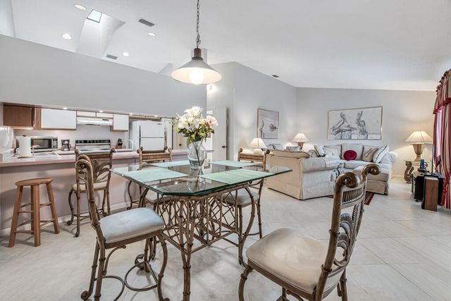 815 Andrew Redding Road 202, Lantana, FL 33462