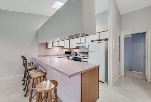 815 Andrew Redding Road 202, Lantana, FL 33462