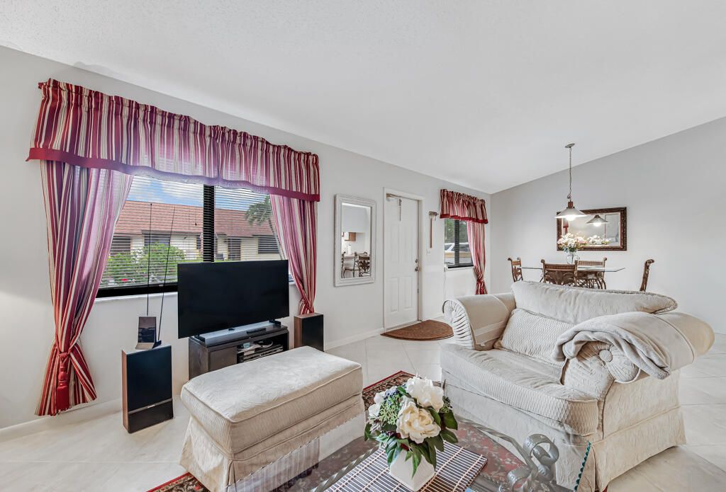 815 Andrew Redding Road 202, Lantana, FL 33462