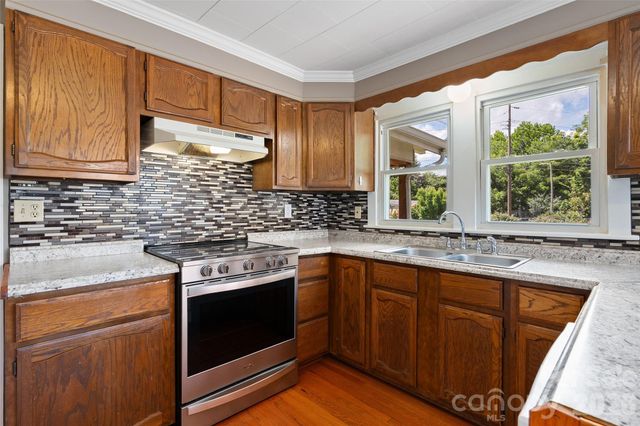 417 Riverbend Street, Waynesville, NC 28786
