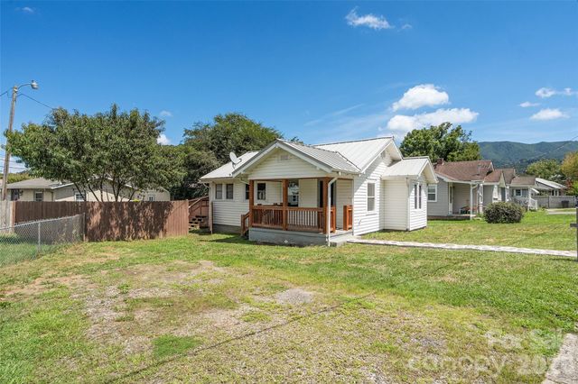 417 Riverbend Street, Waynesville, NC 28786