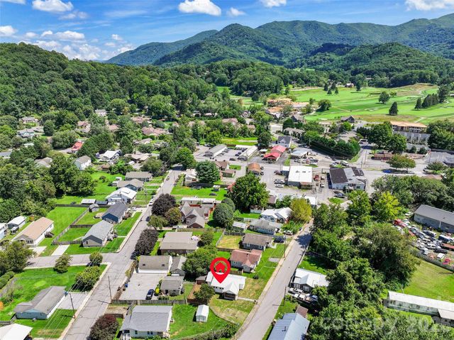 417 Riverbend Street, Waynesville, NC 28786