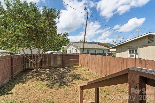 417 Riverbend Street, Waynesville, NC 28786