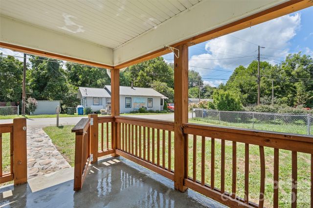 417 Riverbend Street, Waynesville, NC 28786