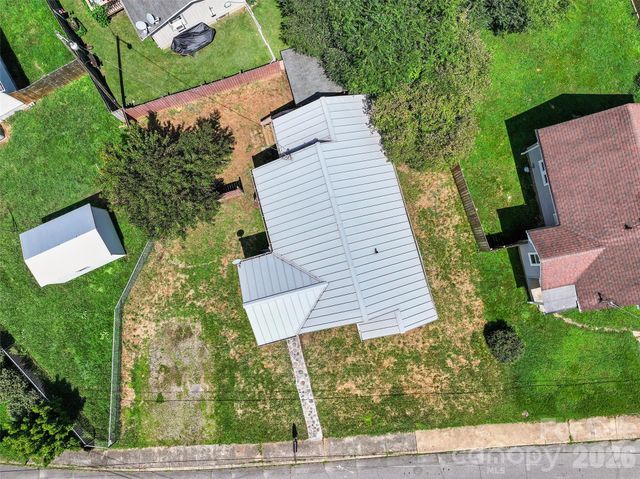 417 Riverbend Street, Waynesville, NC 28786