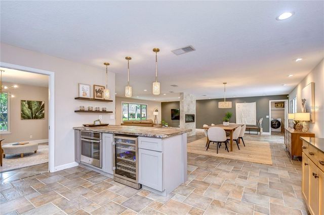 10113 LINDELAAN DRIVE, Tampa, FL 33618