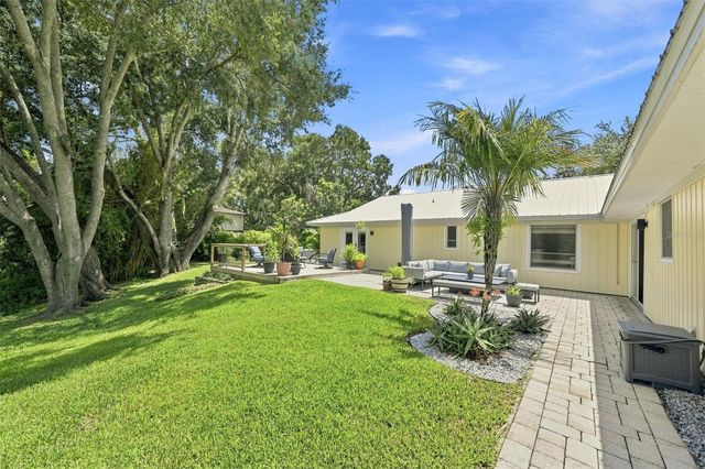 10113 LINDELAAN DRIVE, Tampa, FL 33618