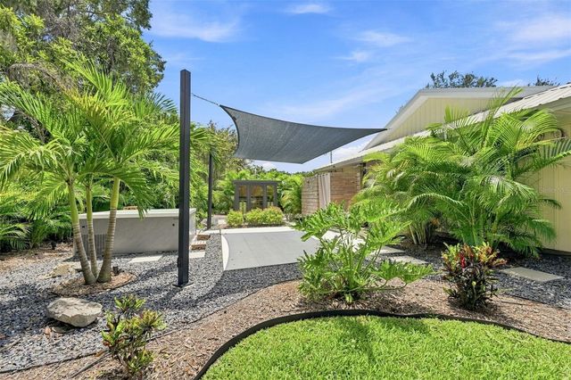 10113 LINDELAAN DRIVE, Tampa, FL 33618