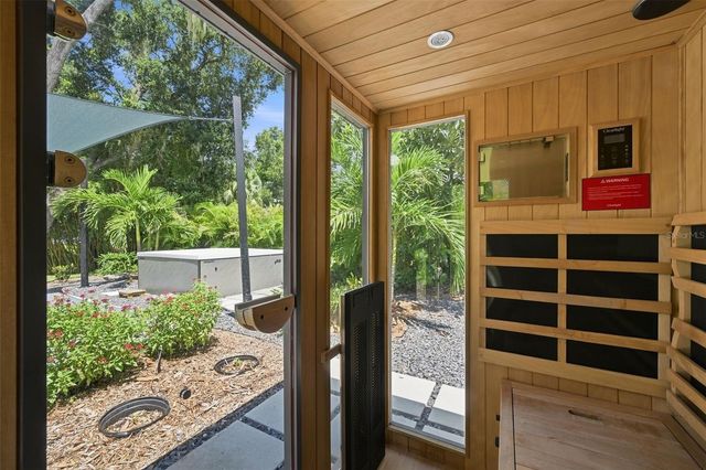 10113 LINDELAAN DRIVE, Tampa, FL 33618