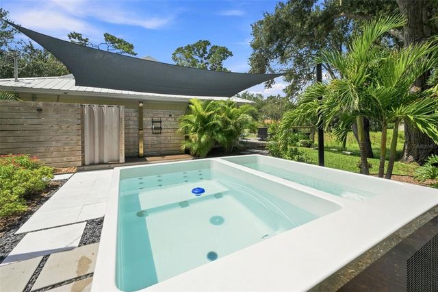 10113 LINDELAAN DRIVE, Tampa, FL 33618