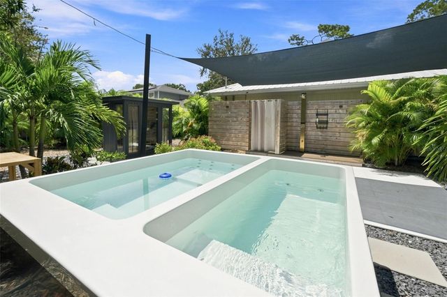 10113 LINDELAAN DRIVE, Tampa, FL 33618