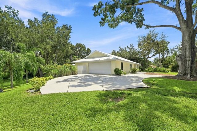 10113 LINDELAAN DRIVE, Tampa, FL 33618