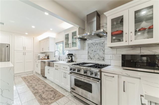21366 Rios Street, Woodland Hills, CA 91364