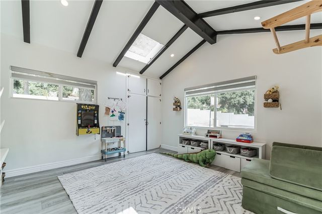 21366 Rios Street, Woodland Hills, CA 91364