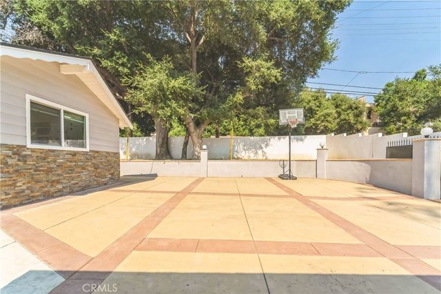 21366 Rios Street, Woodland Hills, CA 91364