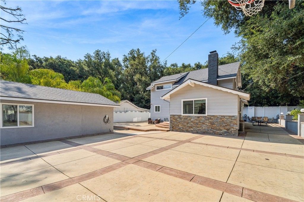 21366 Rios Street, Woodland Hills, CA 91364