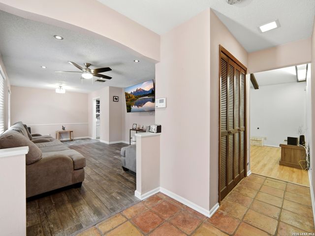 7115 Forest Brk, San Antonio, TX 78240