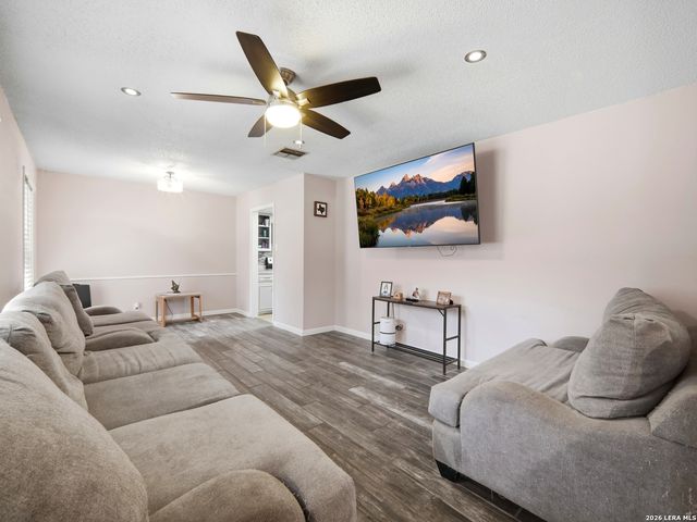 7115 Forest Brk, San Antonio, TX 78240