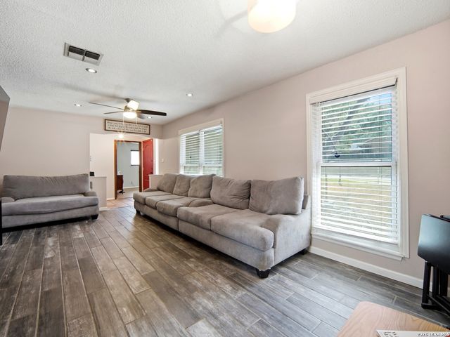 7115 Forest Brk, San Antonio, TX 78240