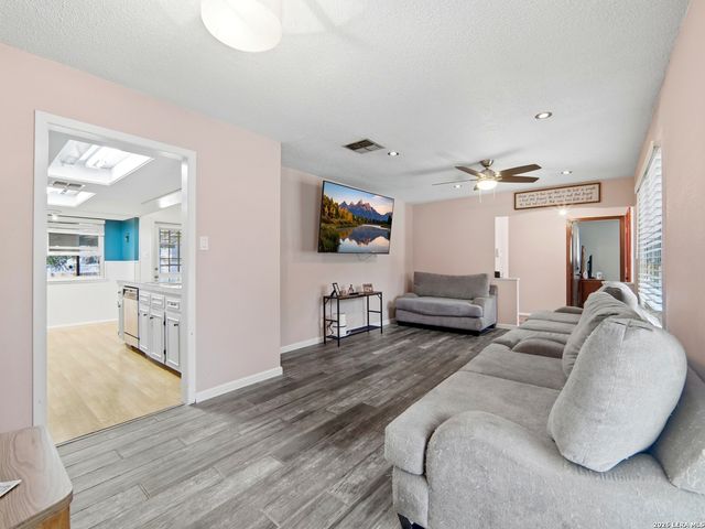 7115 Forest Brk, San Antonio, TX 78240