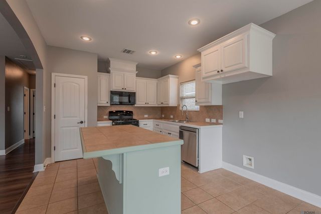 23324 Conifer Rd, Denham Springs, LA 70726