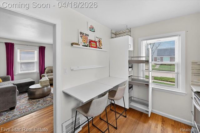 2819 Geneva Street, Dearborn, MI 48124