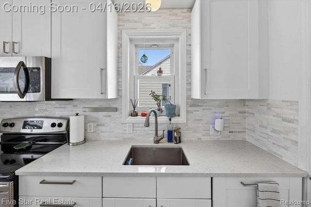 2819 Geneva Street, Dearborn, MI 48124