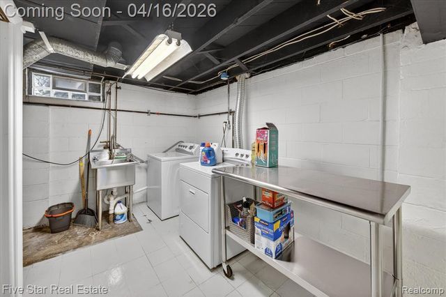 2819 Geneva Street, Dearborn, MI 48124