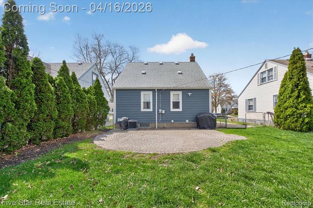 2819 Geneva Street, Dearborn, MI 48124