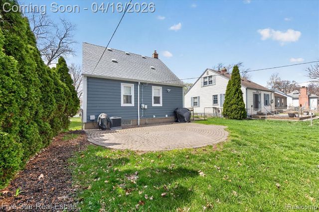 2819 Geneva Street, Dearborn, MI 48124