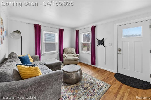 2819 Geneva Street, Dearborn, MI 48124