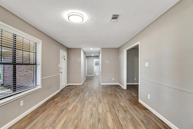 1523 E Morris Street E, Madisonville, TX 77864