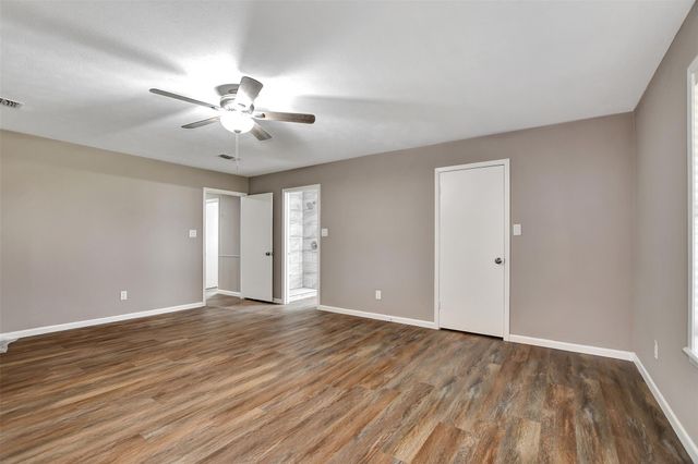 1523 E Morris Street E, Madisonville, TX 77864