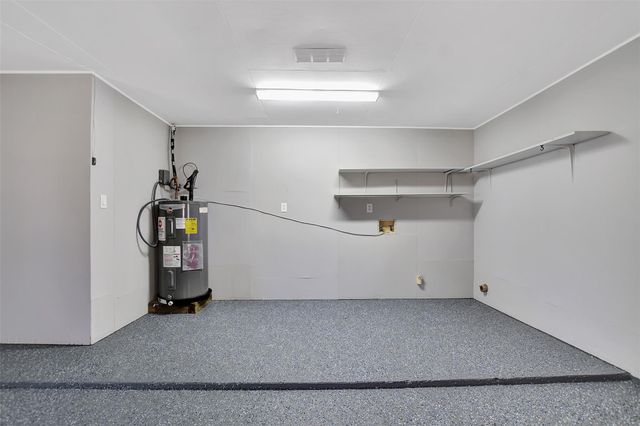 1523 E Morris Street E, Madisonville, TX 77864