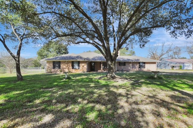 1523 E Morris Street E, Madisonville, TX 77864